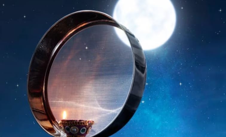 Karwa Chauth 2026 : करवा चौथ व्रत में सरगी का खास महत्व है ,  तारीख, पूजा मुहूर्त, चंद्रोदय समय