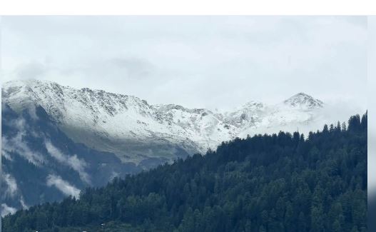Lahaul-Spiti Snowfall : लाहौल-स्पीति और रोहतांग पास में सीजन की पहली बर्फबारी , मौसम धीरे-धीरे करवट लेने लगा