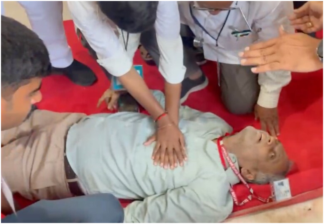 तेलंगाना में IAS नवीन मित्तल के PS राजू का हार्ट अटैक से निधन,मंत्री जी देते रहे CPR, लेकिन नहीं बचाई जा सकी जान