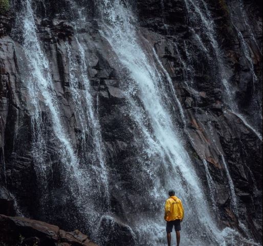 Pachmarhi Waterfalls :  घूम आएं पचमढ़ी, जाना जाता है झरनों-गुफाओं और शांत वातावरण के लिए