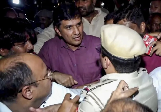 दिल्ली पुलिस ने सौरभ भारद्वाज और जरनैल सिंह के खिलाफ दर्ज की FIR, हेड कांस्टेबल से मारपीट का आरोप