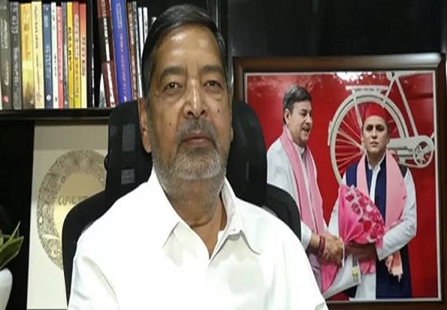 भाजपा ने बड़ी चालाकी से चुनाव आयुक्त को बचा लिया, नहीं तो ज़िंदगी भर ज़मानत कराते फिरते, नहीं मिलती उन्हें ज़मानत : सपा सांसद वीरेंद्र सिंह