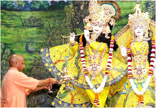 Shri Krishna Janmashtami 2026 : सीएम योगी ने श्रद्धालुओं की सुरक्षा के लिए किए पुख्ता इंतजाम, बसों और बस अड्डों की बढ़ी निगरानी