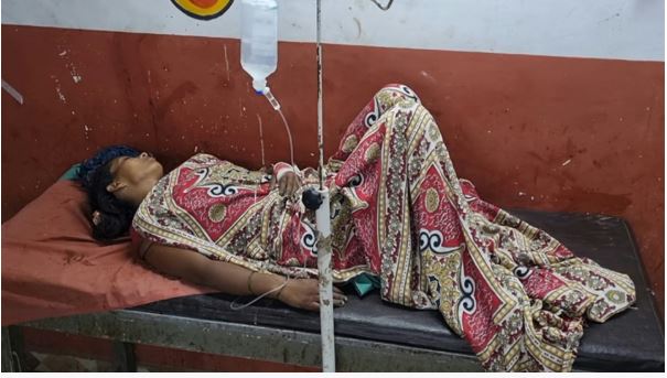 Hardoi News : पति ने पत्नी को मारी गोली, लखनऊ रेफर, आरोपी परिजनों से बोला- सामने से हट जाओ, वरना तुम्हें भी मार देंगे