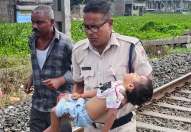 भागलपुर में बड़ा रेल हादसा, पटरी पार कर रहे एक ही परिवार के दो लोगों की ट्रेन से कटकर मौत, एक बच्चा गंभीर रूप से घायल
