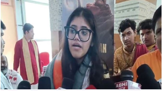 फिल्म हनुमान अंश की निर्माता अनुप्रिया नागर को मिला रामायणी सम्मान, वृंदावन वृंदावन पहुंचकर संत प्रेमानंद महराज के परिवार के साथ किया दर्शन