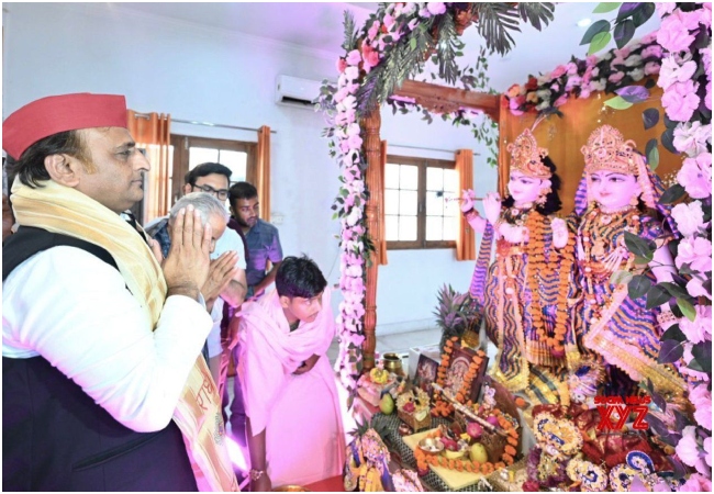 श्रीकृष्ण जन्माष्टमी पर अखिलेश का बड़ा ऐलान, बोले- सरकार बनने पर ‘मथुरा-वृंदावन-बरसाना-गोवर्द्धन’ का करेंगे विश्वस्तरीय चतुर्दिक विकास