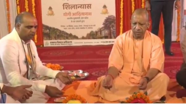 सीएम योगी ने लखनऊ में दो आवासीय और पांच अपार्टमेंट योजनाओं का किया भूमिपूजन, जानिए प्लॉट के रेट
