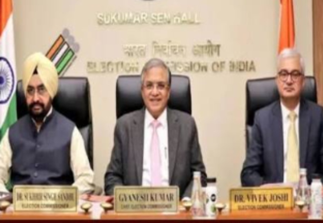 'Form 6' को लेकर चुनाव आयोग में आपत्तियां, SIR और वोटर डेटाबेस पर भी उठे सवाल, 10 महीने में 14 बार दर्ज हुई आपत्ति