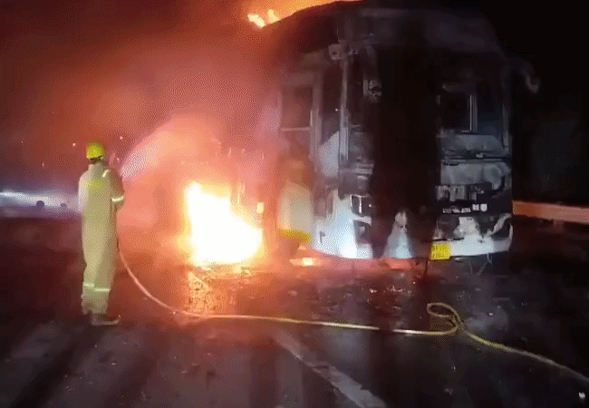 Greater Noida Bus Fire : ग्रेटर नोएडा में यमुना एक्सप्रेसवे पर स्लीपर बस में AC फटने से लगी आग, 9 लोगों की मौत