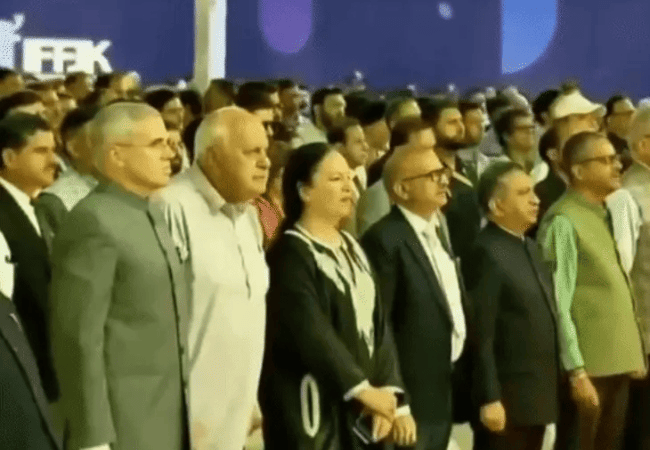 सीएम उमर अब्दुल्ला की मौजूदगी में गूंजा पूरा ‘वंदे मातरम’, कांग्रेस बोली- सहयोगी दल पार्टी फैसले का समर्थन करें