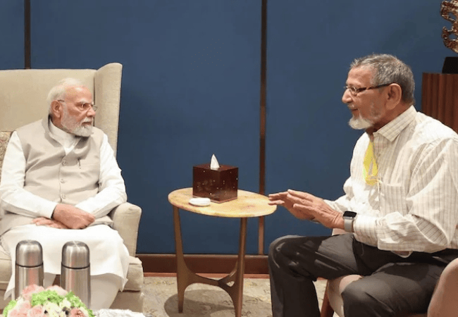 जमीन विवाद को लेकर, पीएम मोदी से मिलने पहुंचा उनके बचपन का दोस्त, सीबीआई जांच की मांग
