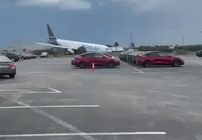 Miami Airport Plane Crash: मियामी एयरपोर्ट पर 21 Air का विमान हुआ क्रैश, हादसे में 5 लोगों की मौत