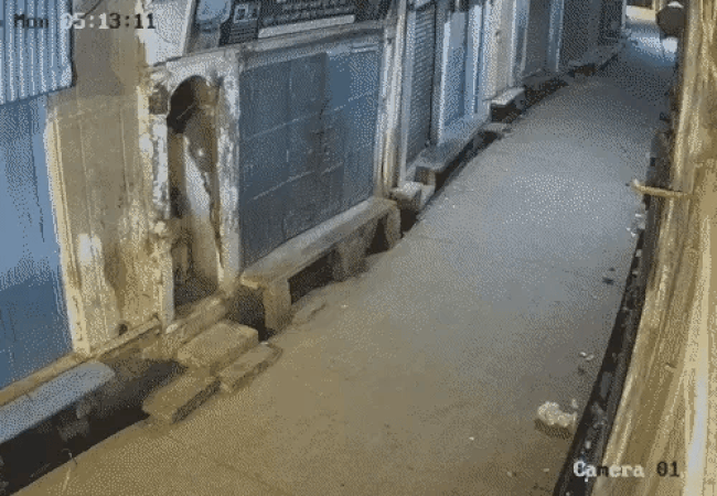 मथुरा के ज्वेलरी शोरूम में 14 करोड़ का सोना और 15 लाख कैश, चुराने वाला निकला पुराना कर्मचारी...