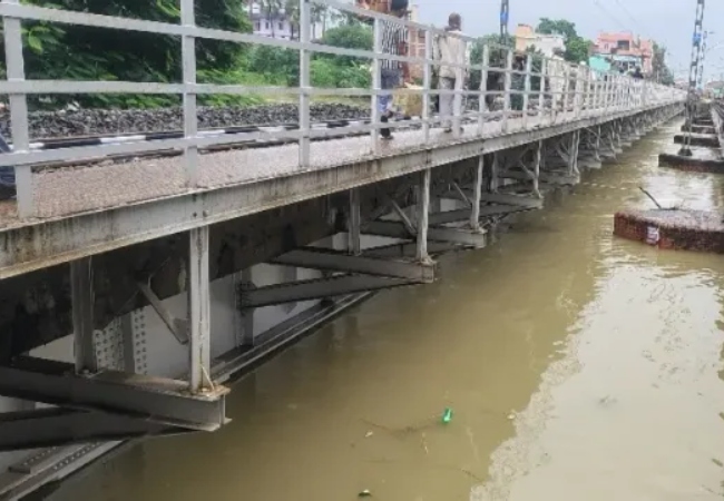 बिहार में पटना-गया रेलखंड पर बाढ़ का कहर, 10 MEMU ट्रेनें रद्द, कई एक्सप्रेस गाड़ियों के बदले रूट
