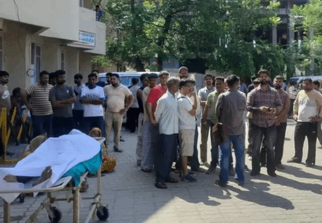 हिमाचल के ऊना में खुद ही चलकर अस्पताल पहुंचा मरीज, ईलाज के दौरान मौत, परिजनों ने किया हंगामा