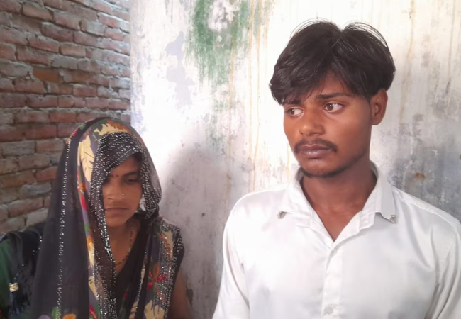 मैनपुरी में दामाद और सास पुलिस के सामने शादी की जिद्द पर अड़े: महिला पांच बच्चों की मां है…