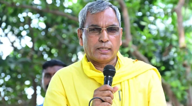 UP चुनाव से पहले पंचायत सहायकों के लिए बड़ा एलान: छह की जगह मिलेंगे अब नौ हजार, नहीं हटा पाएंगे प्रधान और सचिव