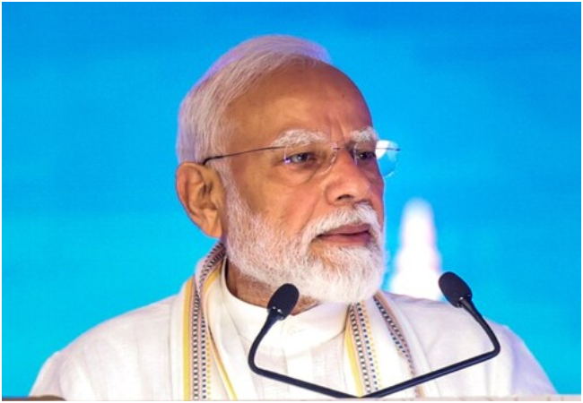पीएम मोदी की सुरक्षा में चूक? कार्यक्रम स्थल से पकड़े गए दो संदिग्ध, PMO की फर्जी ID और बंदूक बरामद