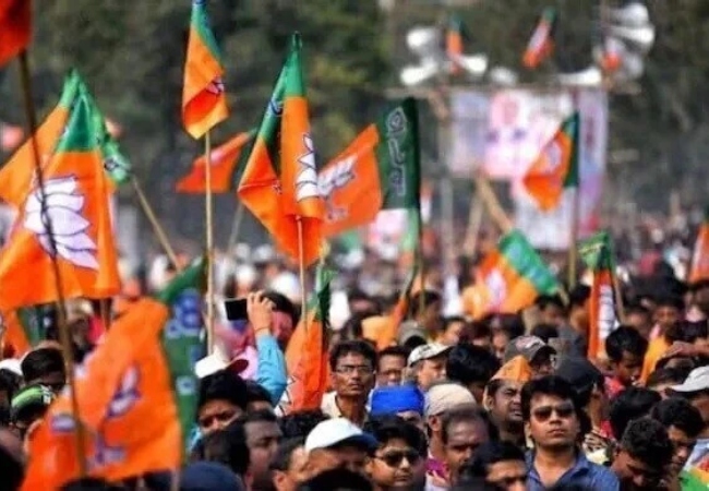 वडनगर से वाराणसी तक 40 हजार KM का सफर, ‘सेवा संकल्प’ बाइक यात्रा 10 राज्यों के 193 जिलों से गुजरेगी