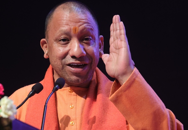 सुरक्षा के विश्वास के कारण महिलाएं नाइट शिफ्ट में भी निडर होकर कर रही हैं काम : सीएम योगी