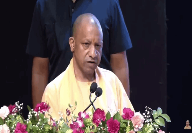सीएम योगी ने 'साधना शृंखला' कार्यक्रम में की तीन घोषणाएं, प्रशासनिक ढांचे को आधुनिक और उत्तरदायी बनाने के प्रयास
