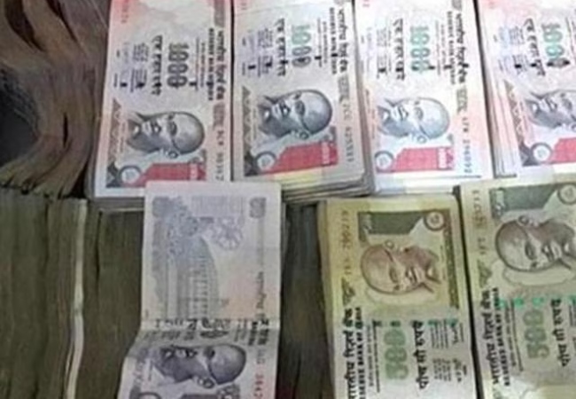 क्या अभी भी चल रहा पुराने 500-1000 के नोट बदलवाने का खेल? हापुड़ में 1.44 करोड़ की बंद हो चुकी करेंसी बरामद
