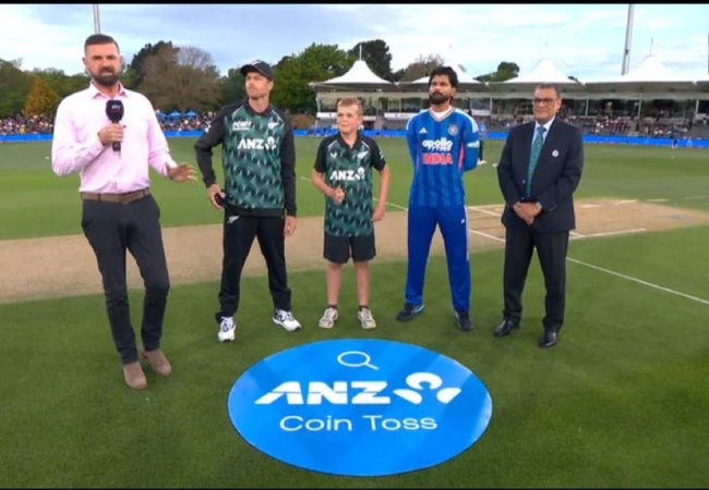 IND vs NZ Toss : भारत ने टॉस जीतकर गेंदबाजी का किया फैसला, देखें- प्लेइंग इलेवन में किन खिलाड़ियों को मिला मौका
