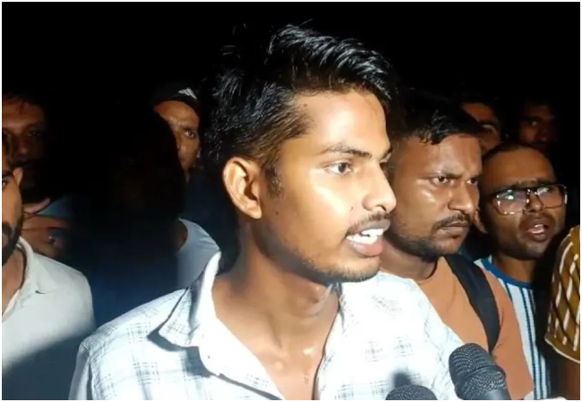 Kanpur Home Guard Recruitment : मेडिकल जांच में 'नोटों के बदले फिटनेस' का खेल , अभ्यर्थियों ने काटा हंगामा, दो डॉक्टरों समेत तीन गिरफ्तार