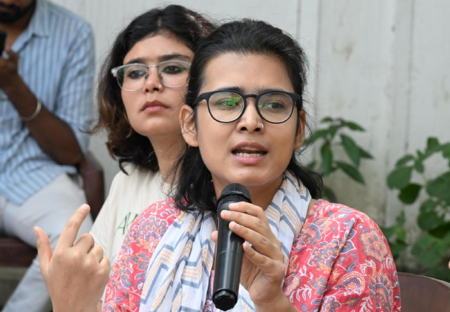 नेहा बोरा का दो टूक बयान, बोलीं-'पीस बॉन्ड साइन नहीं करूंगी...', हाई कोर्ट से झटका लगने के बाद बताया आगे का प्लान
