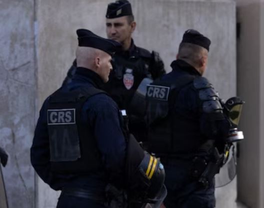 Paris suburb shooting :  पेरिस के पास गोलीबारी में एक की मौत , चार घायल, घटना की जांच शुरू