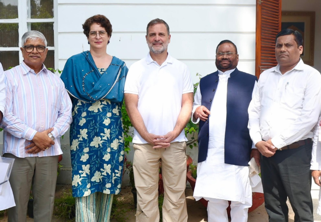 स्वामी प्रसाद मौर्य ने राहुल-प्रियंका गांधी से की मुलाकात, यूपी विधानसभा चुनाव को लेकर सियासी हलचल तेज