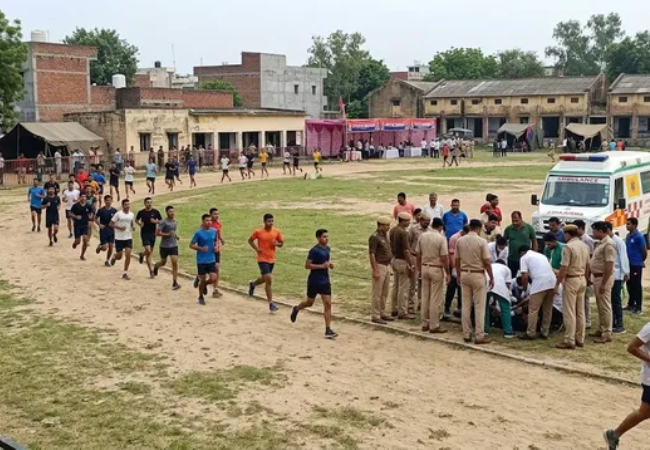 यूपी पुलिस भर्ती दौड़ के दौरान दो अभ्यर्थियों की मौत, गाजियाबाद में दौड़ते समय गिरे थे अभ्यर्थी