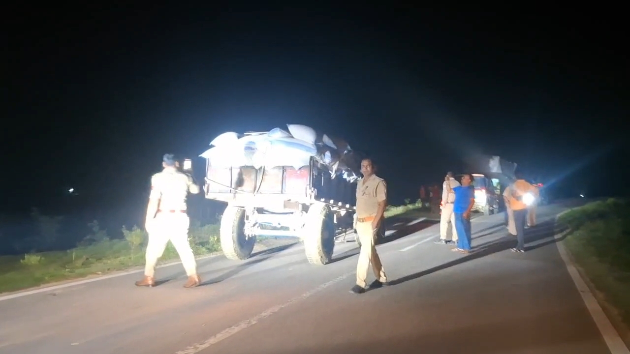सोनौली में विदेशी कद्दू बीजों की तस्करी का भंडाफोड़, 260 बोरी बरामद