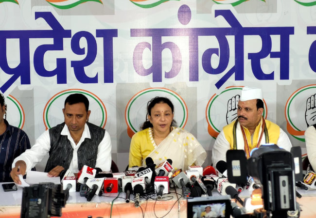 पहले चंदा चोरी, फिर चढ़ावा चोरी, फिर वोट चोरी और अब गरीब मजदूरों की मजदूरी की चोरी : आराधना मिश्रा