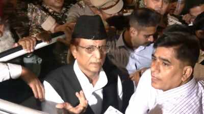 आजम खान के रामपुर जेल से बाहर आते ही ED ने किया गिरफ्तार , पूछताछ के लिए ले गई अपने साथ, बोले -मुसलमान होने की सजा है