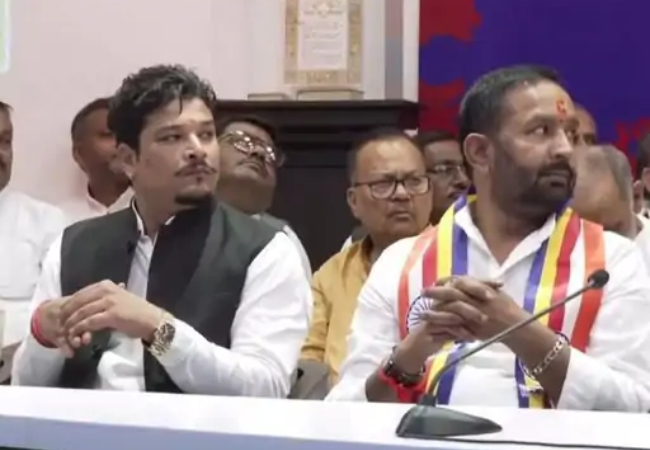 बदायूं में BJP को झटका, पूर्व विधायक सिनोद शाक्य और कुशाग्र सागर सपा में शामिल, अखिलेश यादव ने दिलाई पार्टी की सदस्यता