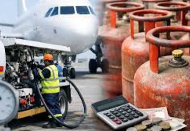 अक्टूबर शुरू होते ही लगा महंगाई का झटका, बढ़ गए LPG और ATF के दाम