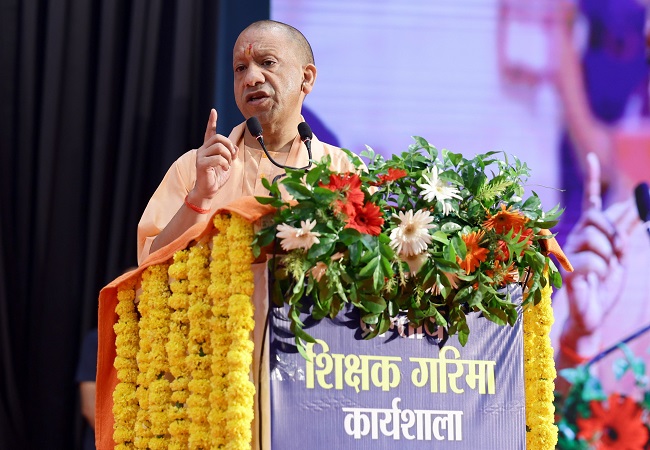 सीएम योगी, बोले- जातीय खेमों में लड़ता भारत नहीं, हमें ‘एक भारत-श्रेष्ठ भारत’ चाहिए, युवा ही बनेगा देश का भाग्य विधाता