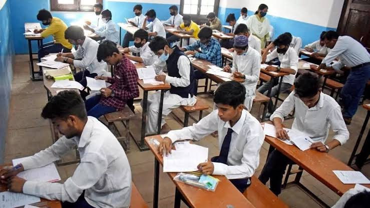 UP Board Exam Centres 2027: यूपी बोर्ड ने जारी की परीक्षा केंद्रों की प्रस्तावित सूची, 7526 केंद्रों पर होंगी परीक्षाएं
