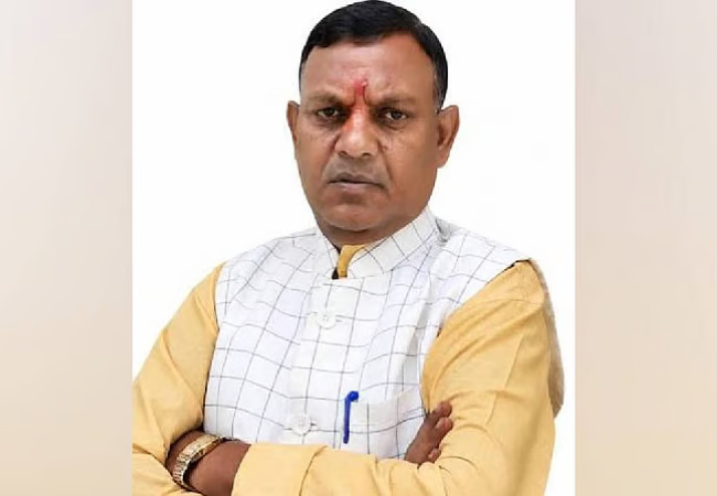 राज्यपाल का पदभार संभलाते ही ब्रज मोहन बोले- भाजपा संगठन को ओडिशा में मजबूत करेंगे, BJD ने उठाए सवाल