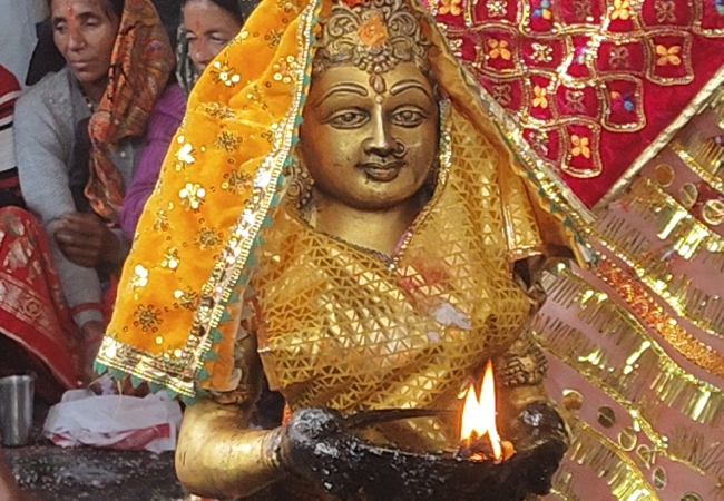 उत्तराखंड का रहस्यमयी कोटगाड़ी मंदिर, जहां अदालत से हारे लोग चिट्ठी लिखकर लगाते हैं न्याय की अर्जी