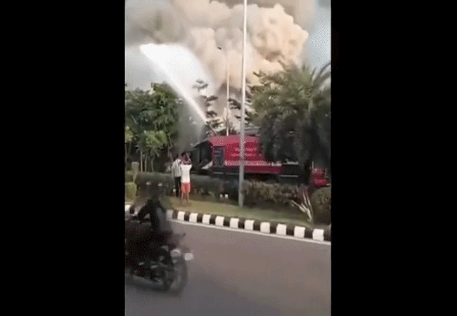 Lucknow Airport Fire : लखनऊ के चौधरी चरण सिंह एयरपोर्ट के लेबर रूम में लगी आग, पुलिस और फायरब्रिगेड मौके पर मौजूद