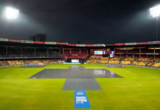IND vs WI 5th T20: बारिश ने बिगाड़ा खेल, टॉस में देरी: भारत-वेस्टइंडीज के बीच आज होगा सीरीज का फैसला?