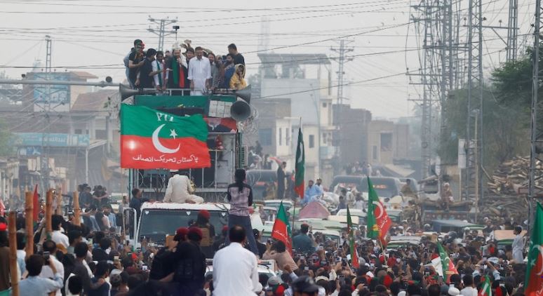Pakistan :  खैबर पख्तूनख्वा में इमरजेंसी के बाद PTI नेताओं पर कार्रवाई , पूर्व CM अली अमीन गंडापुर नजरबंद , हिरासत में कई नेता
