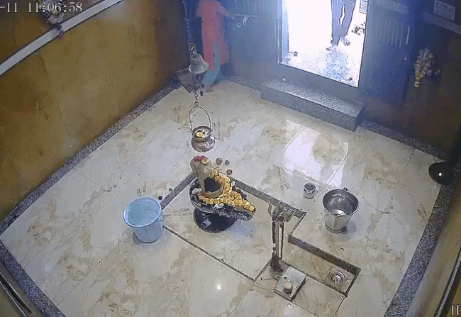 Video-शिव मंदिर में दर्शन करने आई नाबालिग बच्ची के साथ दुष्कर्म की कोशिश, इंसानियत शर्मसार
