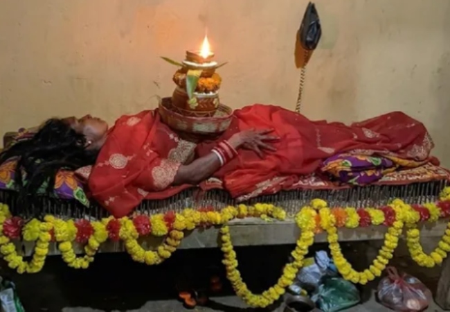 कांटों की सेज, सीने पर कलश और नौ दिन की तपस्या… रामगढ़ में रूपा देवी की नवरात्र में अनोखी साधना